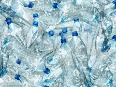 Plastique : publication du décret n°2021-1610 du 9 décembre 2021 relatif à l’incorporation de plastique recyclé dans les bouteilles pour boissons