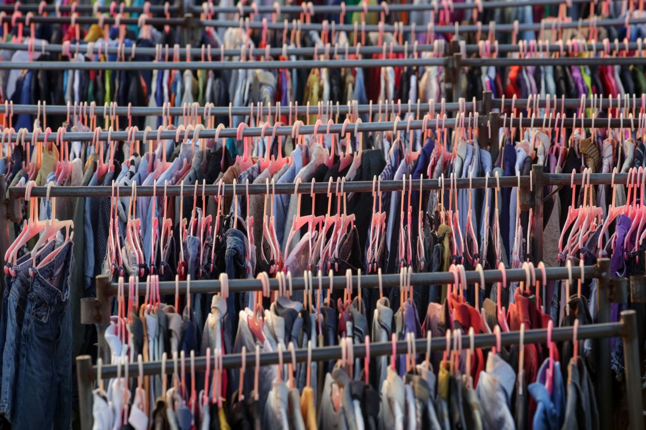 Mode éphémère (fast-fashion) : le Sénat poursuit l’examen de la proposition de loi visant à réduire l’impact environnemental de l’industrie textile